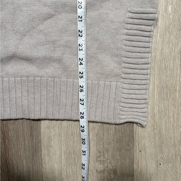 Cyrus women’s Light Gray Crewneck Sweater - Picture 5 of 7